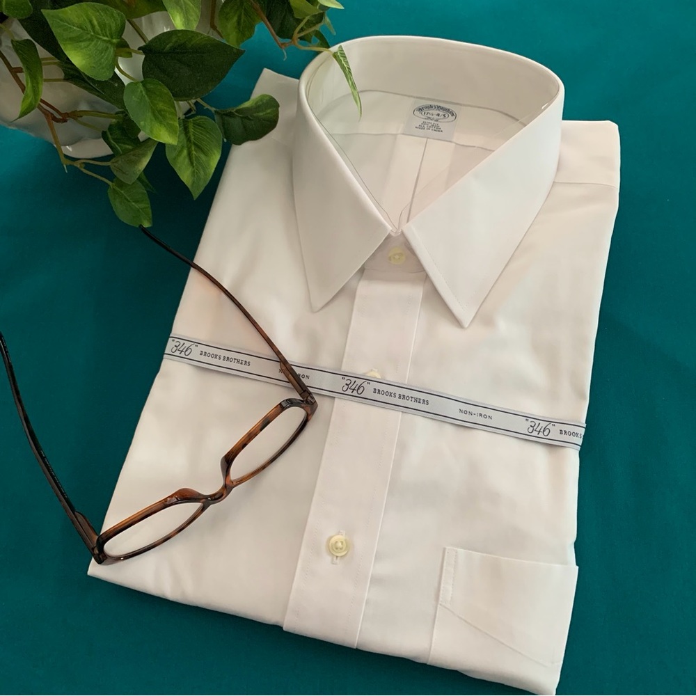 Brooks Brothers crisp white long sleeve non-iron "346" dress shirt.  NWT.